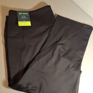 tek gear black capri workout leggings with neon yellow label